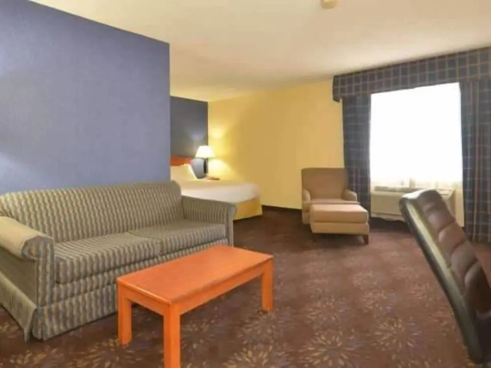 Deluxe King Studio Suite